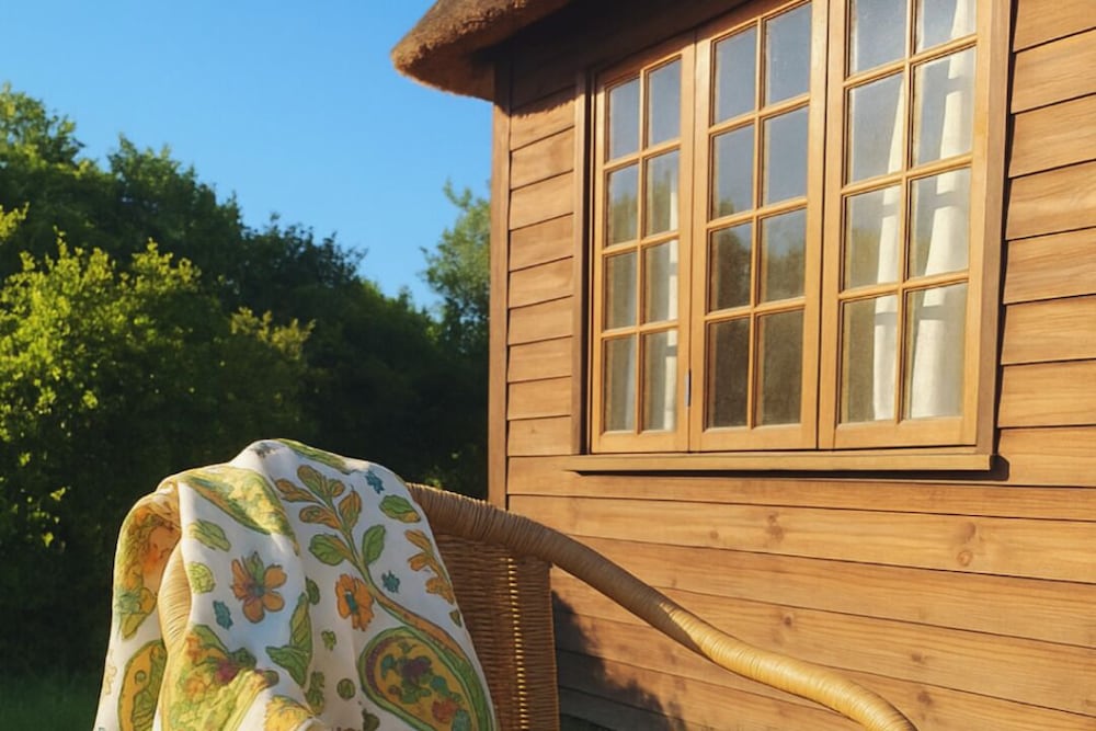 Basic Cabin, 1 Double Bed, Patio, Garden View photo 1