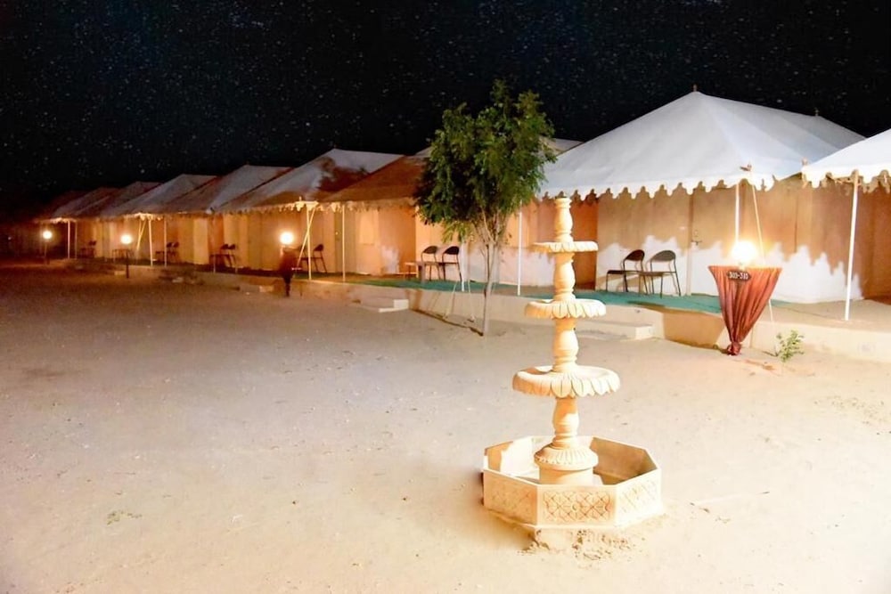 Classic Tent, Desert View