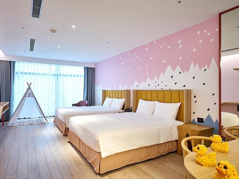 Themed Family Room(cherry blossoms) - Photo 1