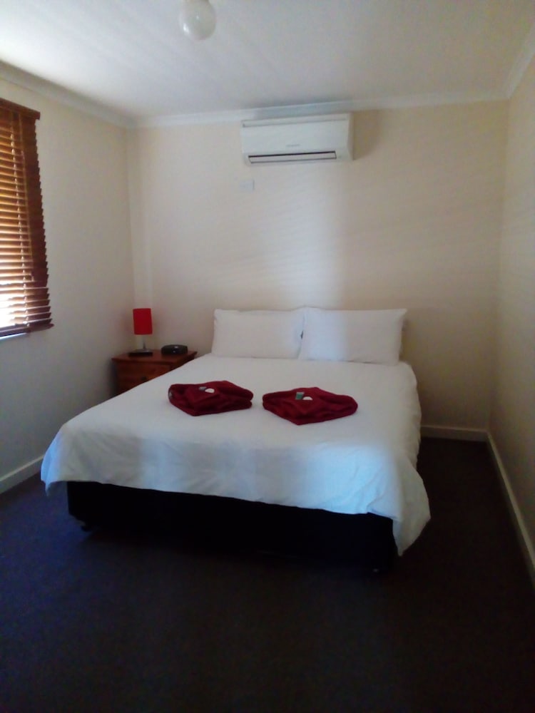 Family Cabin, 2 Bedrooms photo 3