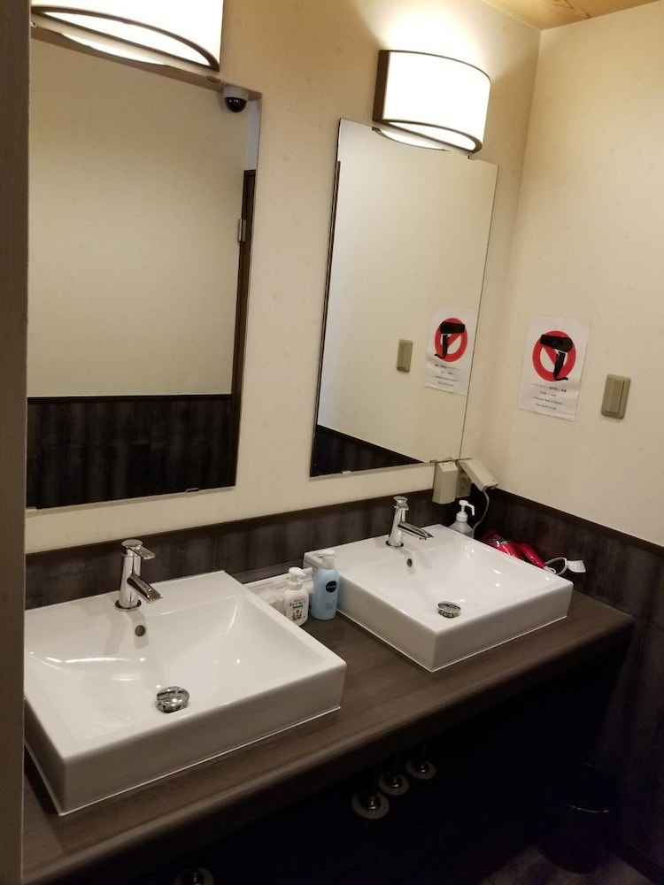 Shared Dormitory, Women only, Shared Bathroom (Lower Bunk) photo 2