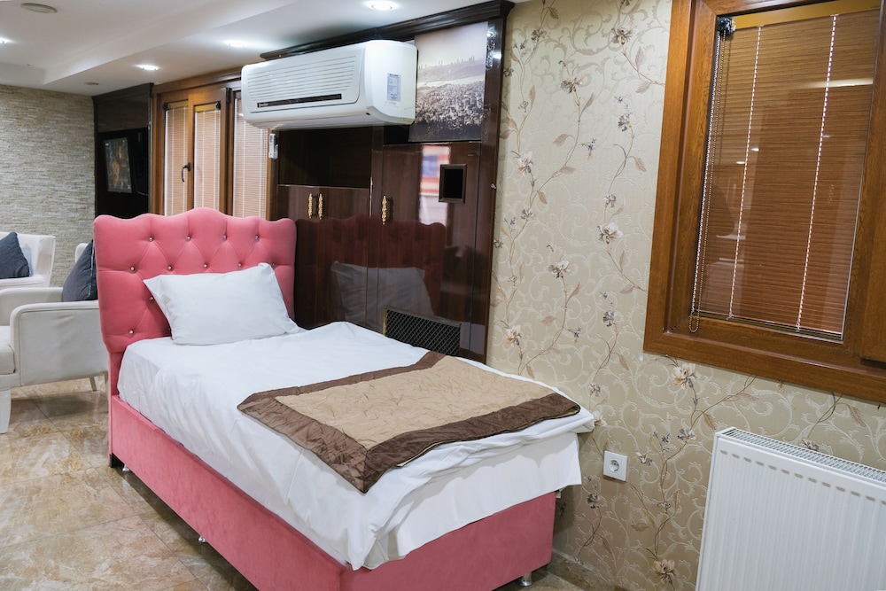 Family Quadruple Room photo 3