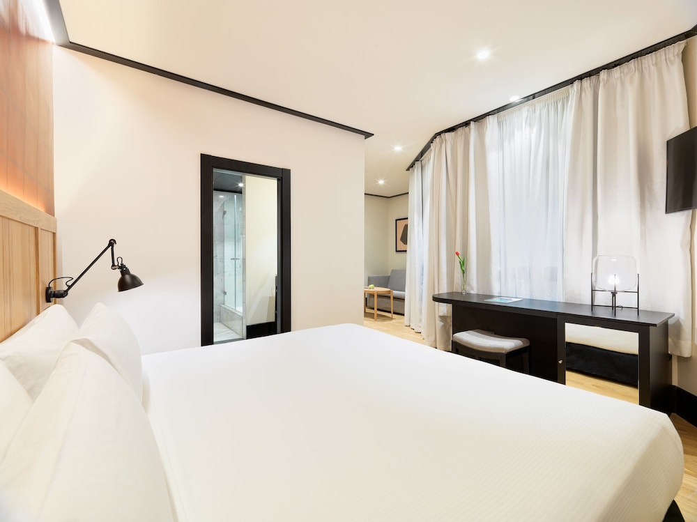 Deluxe Quadruple Room, 1 Double Bed With Sofa Bed (2 Adults + 1 Child)