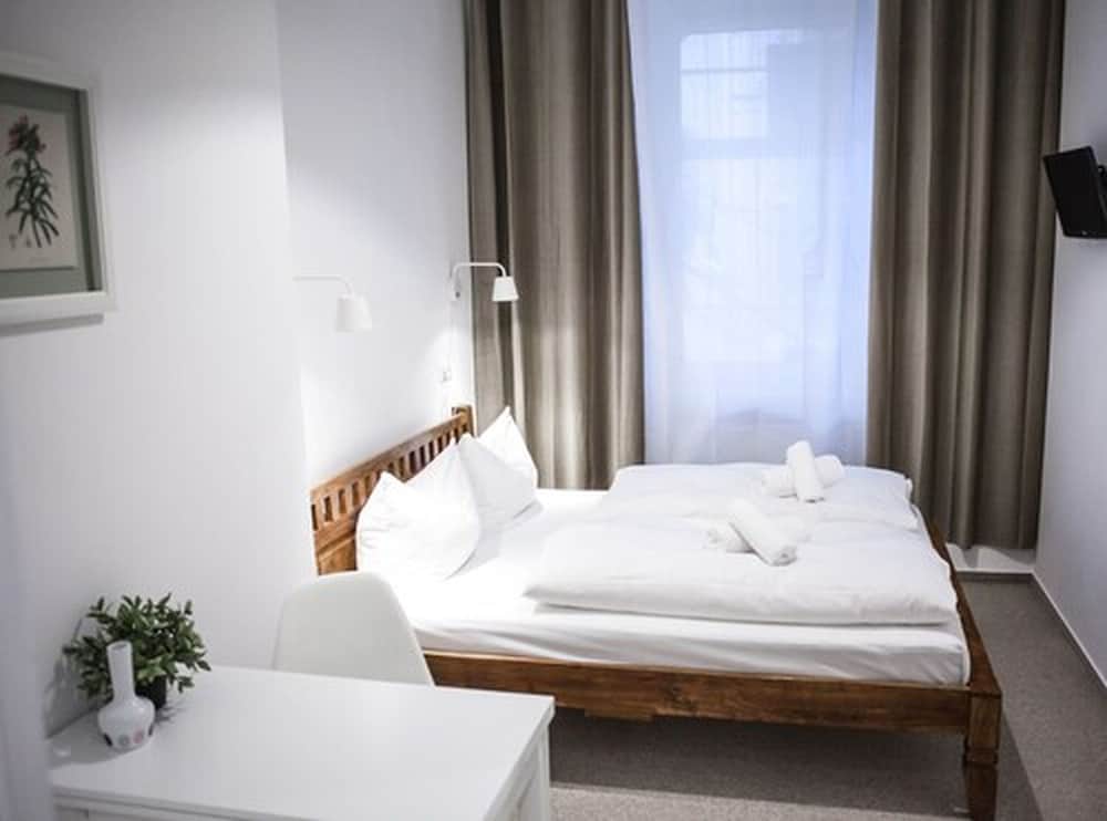 Double Room, Private Bathroom photo 3