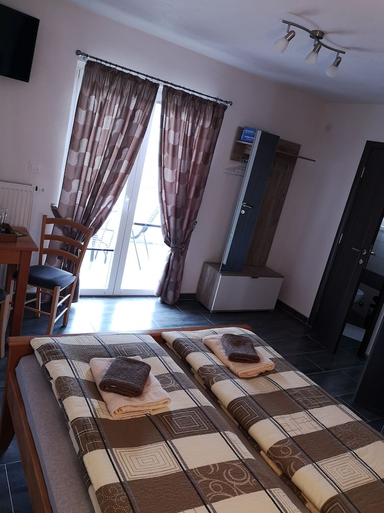 Standard Double Room, 1 Queen Bed photo 1