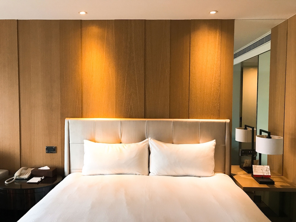 Premier King Room - Photo 2