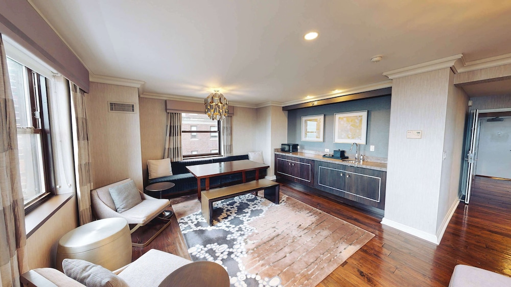 Suite, Multiple Beds, Non Smoking