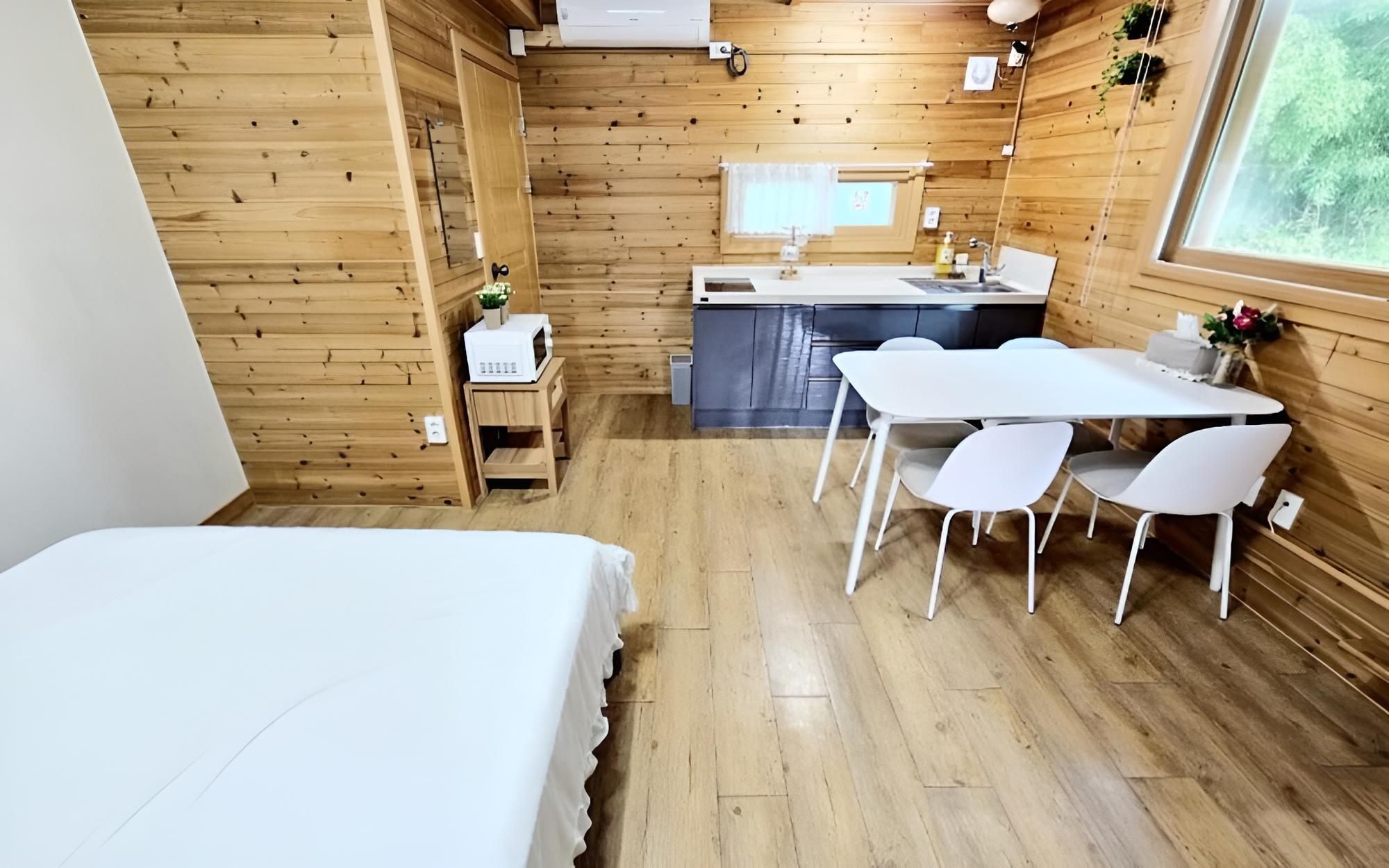 Room (Outbuildings) photo 2