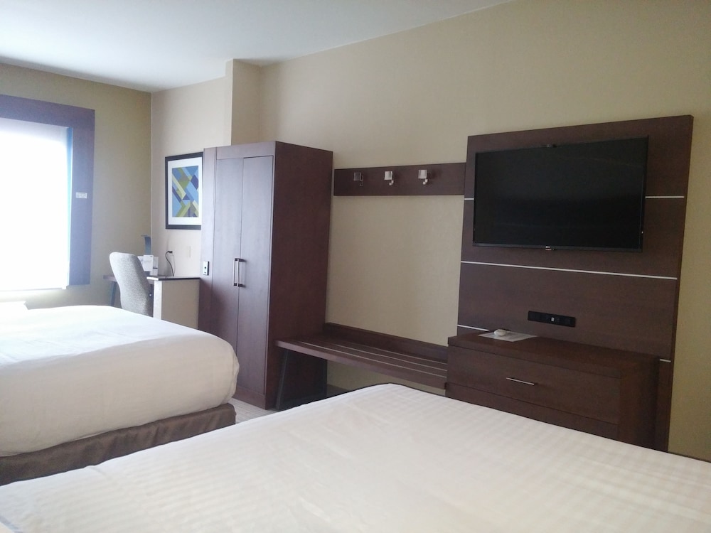 Suite, 2 Queen Beds (Additional Living Area) photo 1