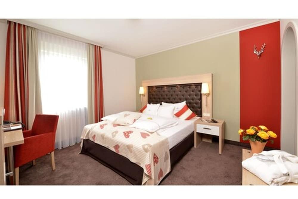 Single Room Grand Lit photo 2