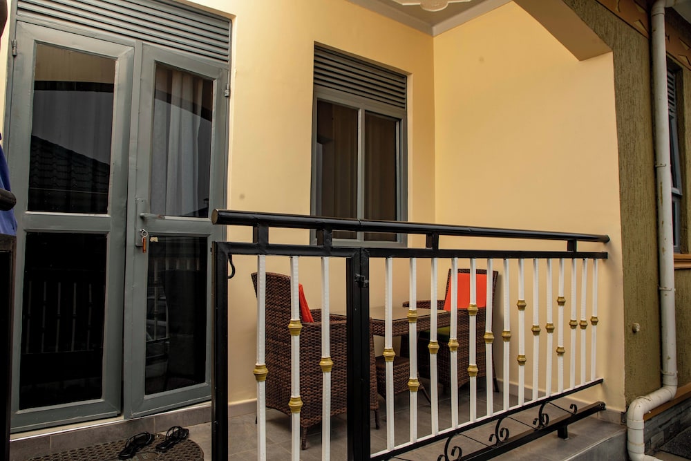 Superior Apartment, Hill View photo 2