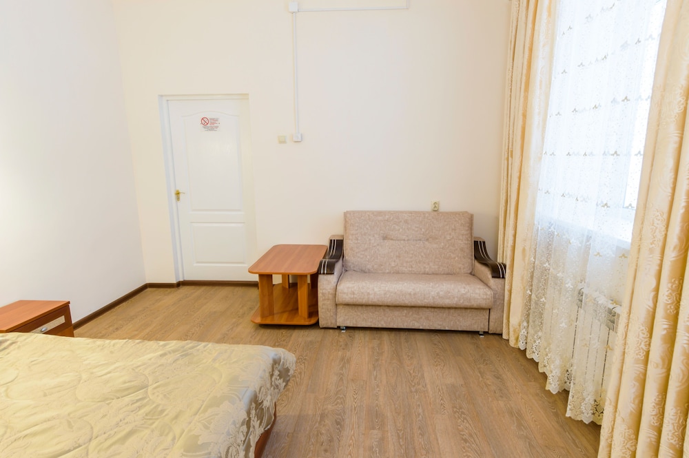 Standard Double Room, 1 Queen Bed