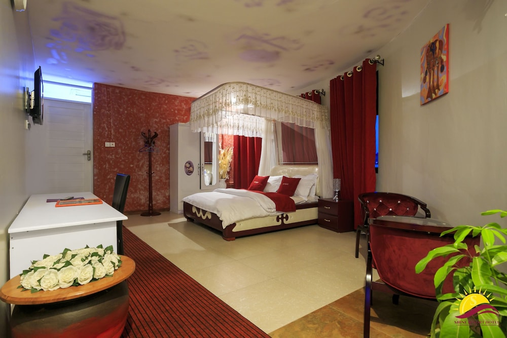 Honeymoon Double Room, 1 Queen Bed, Lake View photo 1