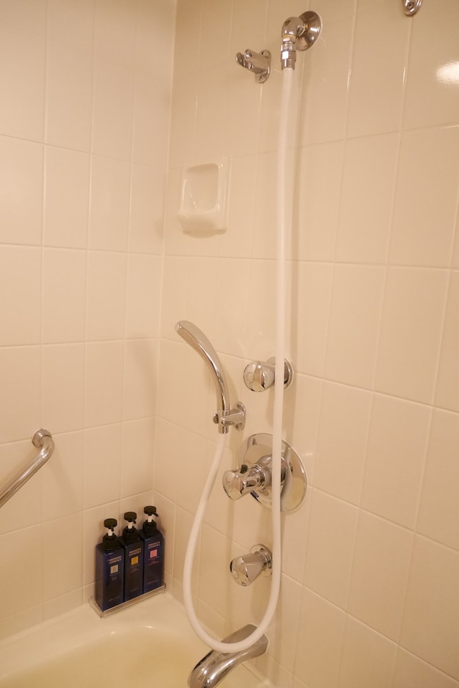 Standard Twin Room, Non Smoking - Photo 6