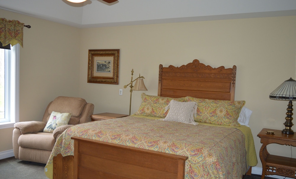 Luxury Suite, Ensuite, Garden View (The King Suite)