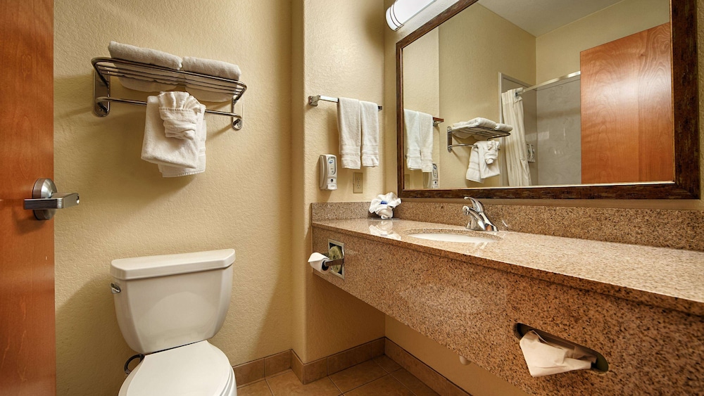 Standard Room, 1 King Bed, Non Smoking, Jetted Tub
