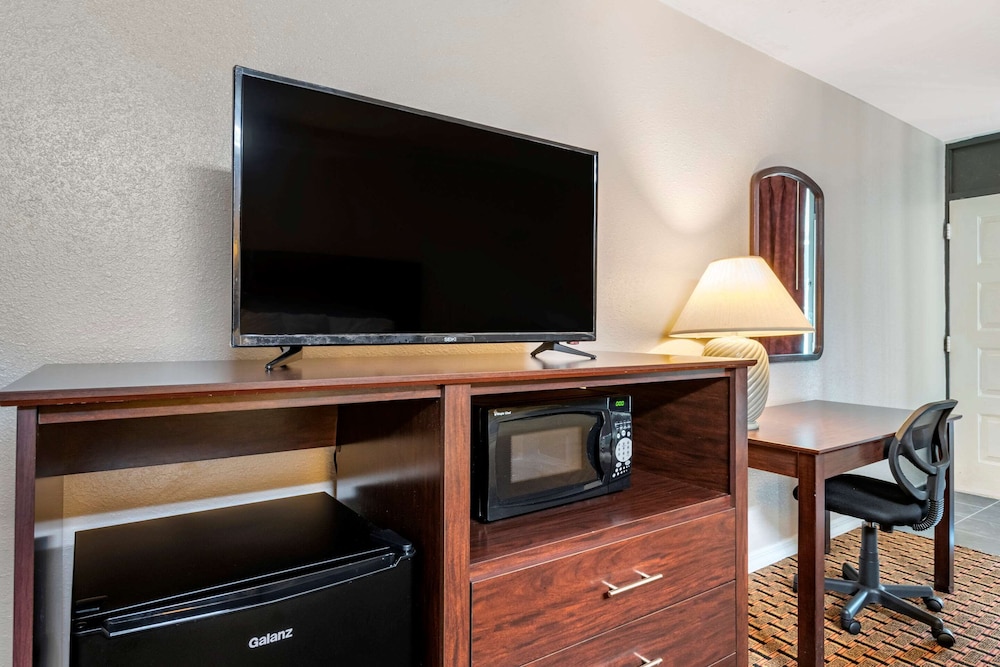 Room, 2 Double Beds, Accessible, Non Smoking photo 2