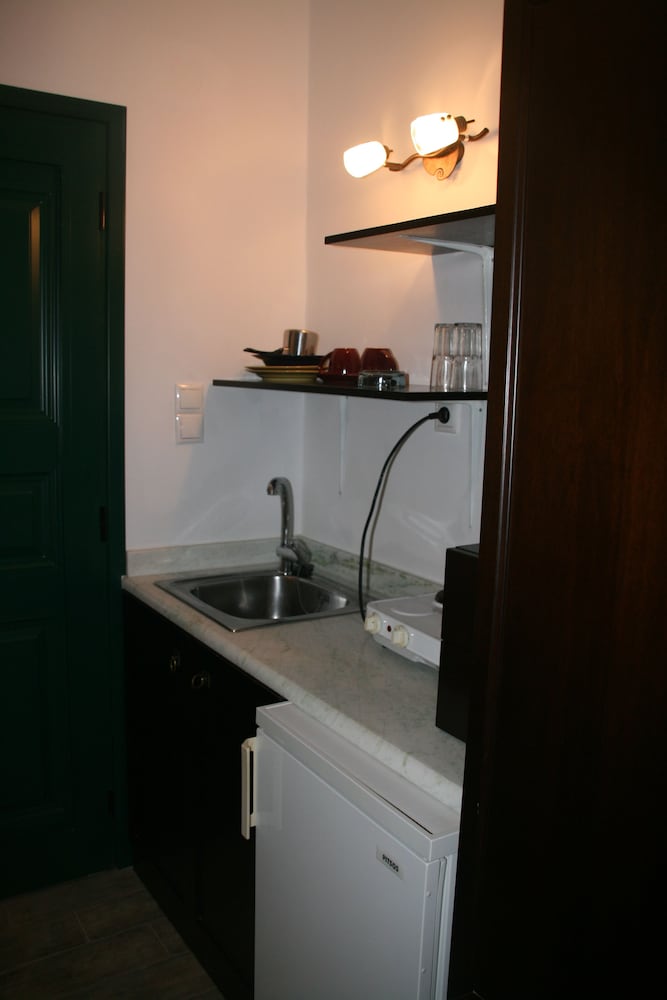 Standard Double Room, Partial Sea View - Photo 9