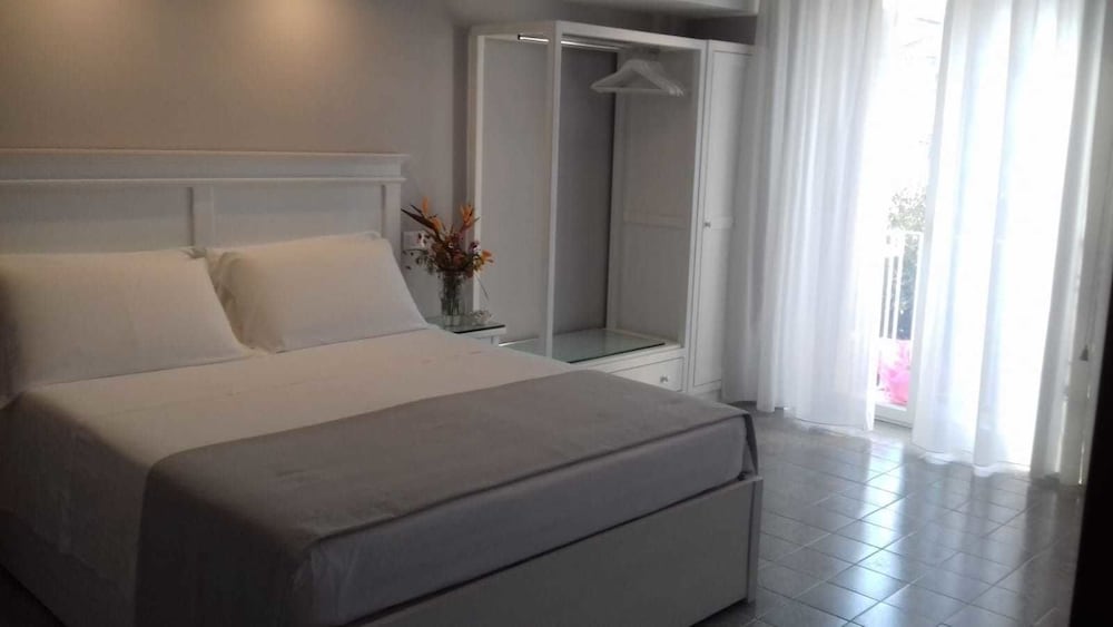 Deluxe Suite, Balcony, Sea View