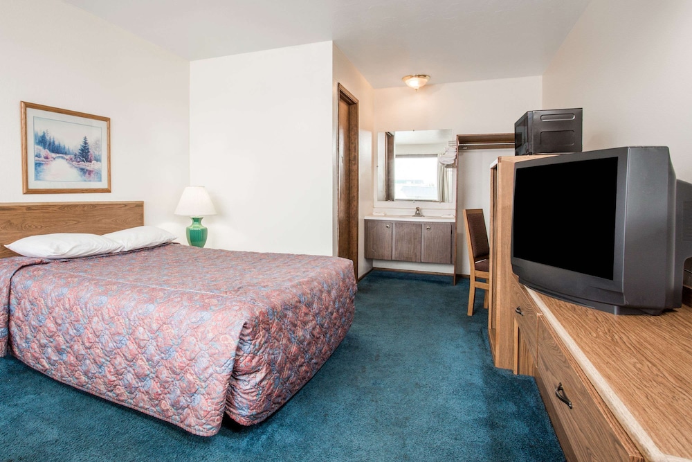 Suite, 2 Queen Beds photo 1