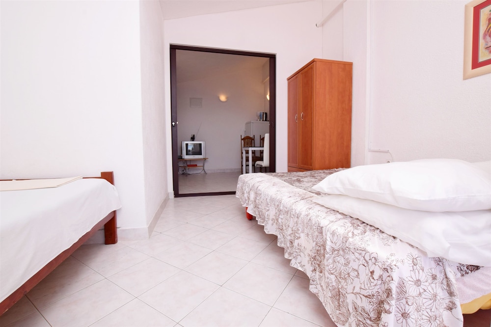 Apartment (A7)