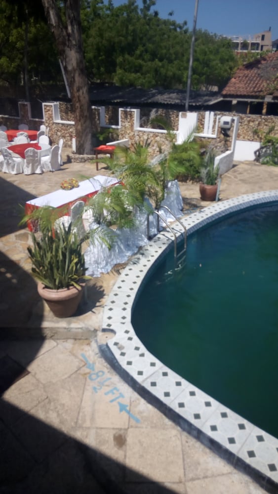 Standard Pool View Room