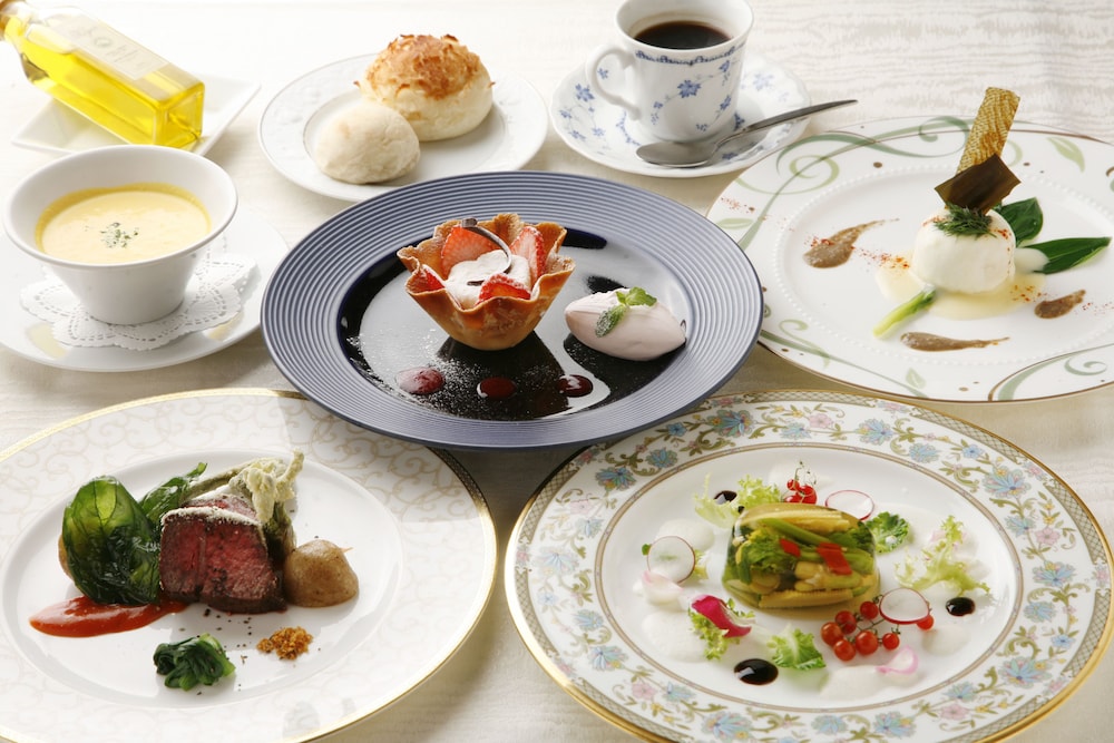 Deluxe Triple Room (with French Dinner) - Photo 9