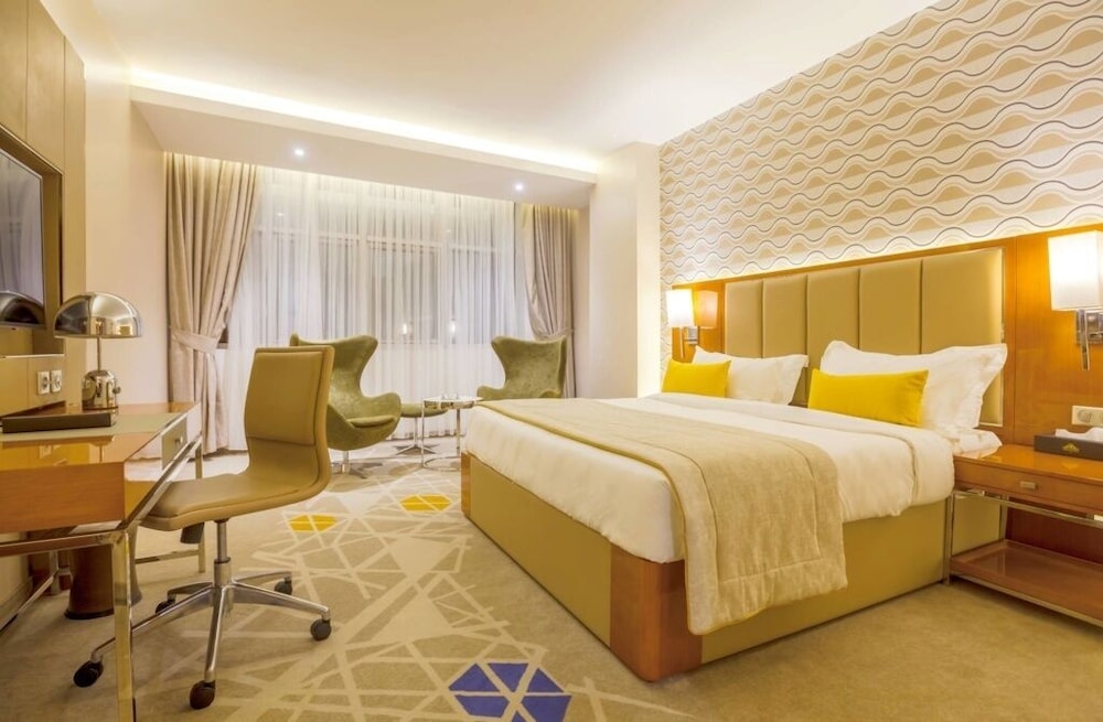 Club Room, 1 King Bed