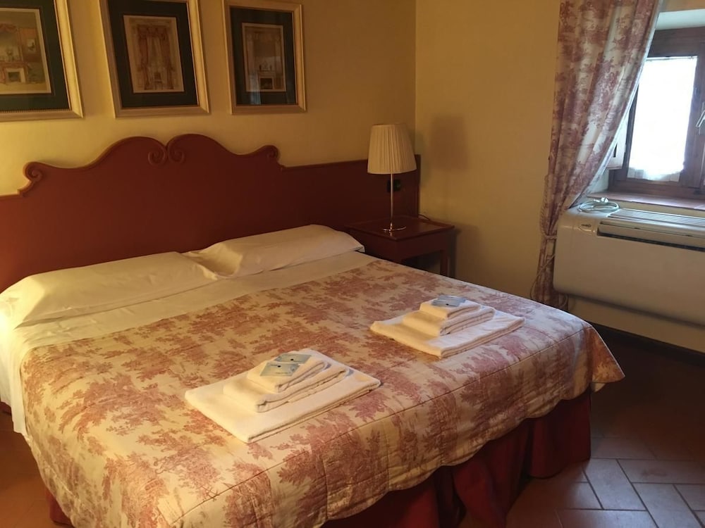 Double Or Twin Room photo 1