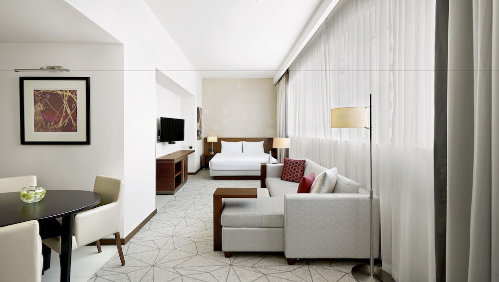 Two Bedroom Apartment with Kitchen Complimentary Transfer to Deira City Center, Outlet Mall photo 3