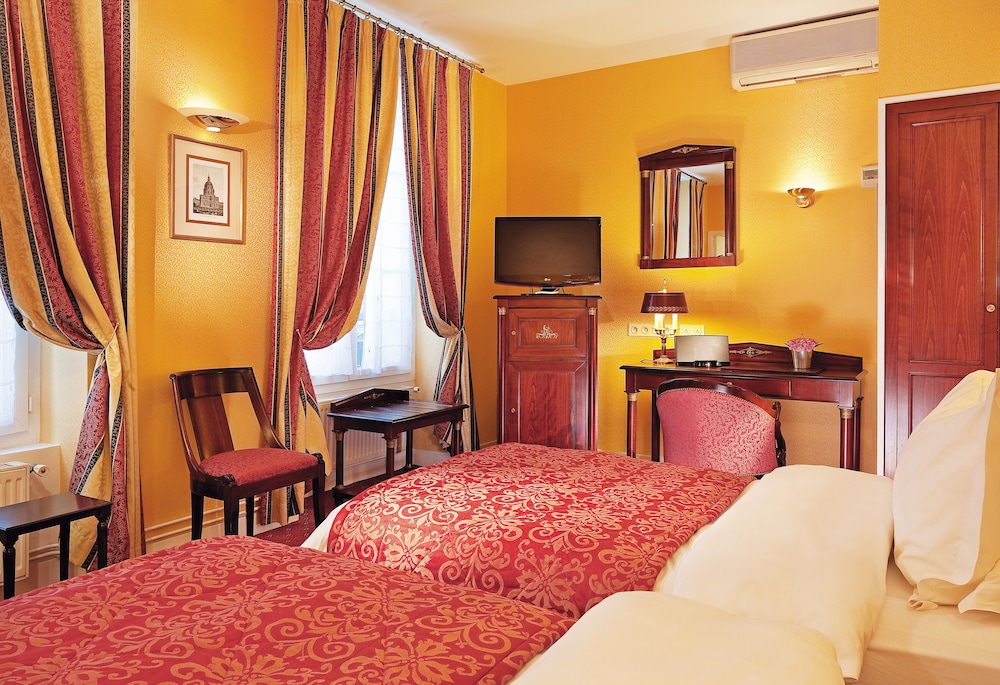 Deluxe Double or Twin Room photo 1