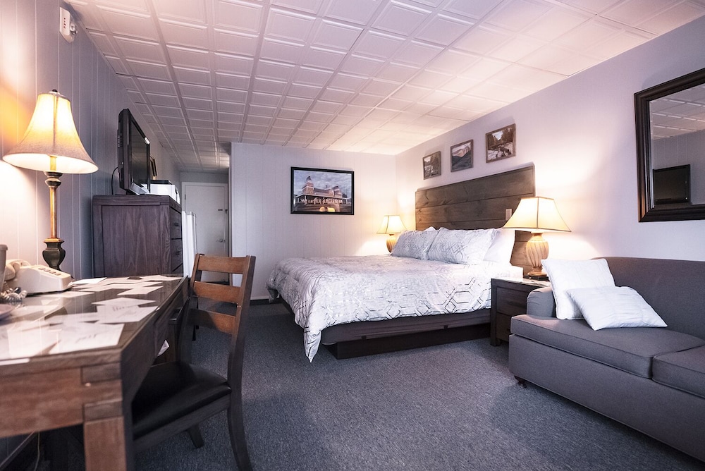 King Room 101 park view (Ground Floor)