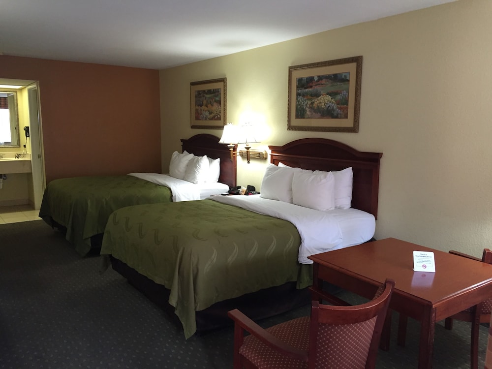 Standard Room, 2 Queen Beds, Non Smoking - Photo 3