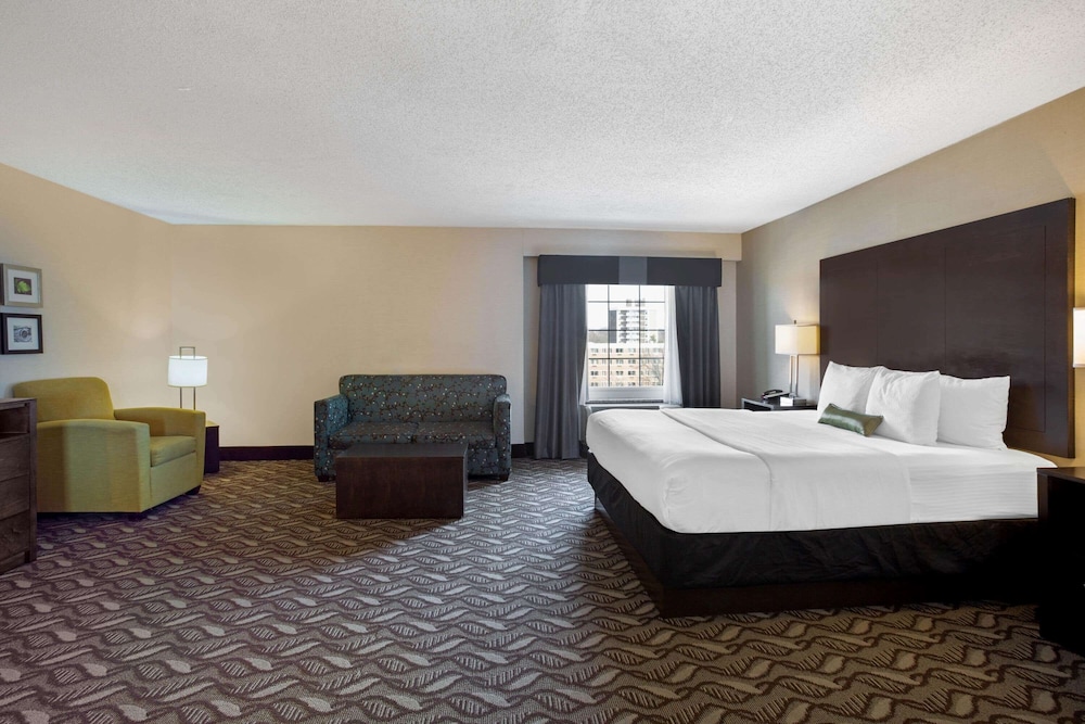 Deluxe Suite, Multiple Beds, Non Smoking - Photo 1
