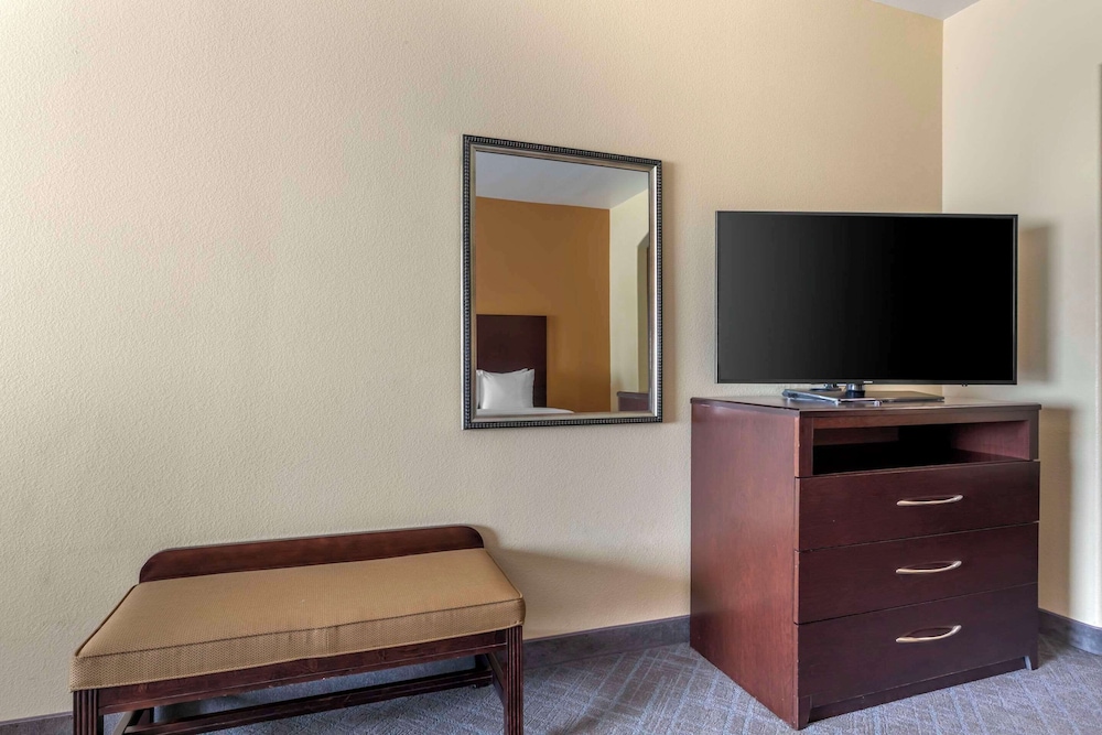 Suite, Multiple Beds, Accessible, Non Smoking - Photo 2