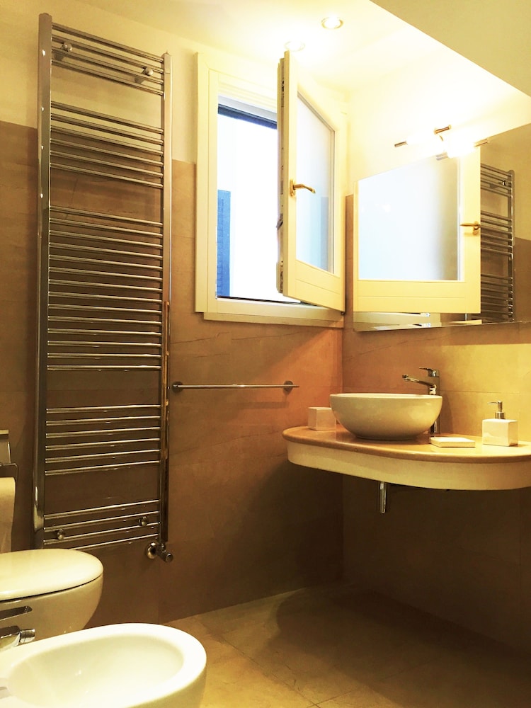 Single Room, Shared Bathroom