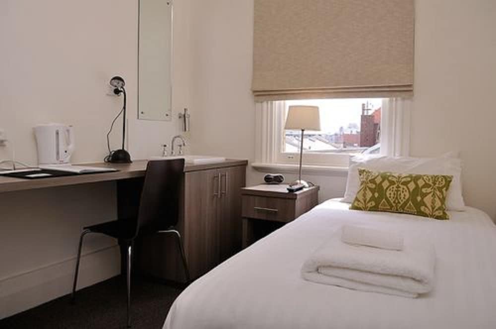 Standard Single Room (Shared Bathroom) photo 3