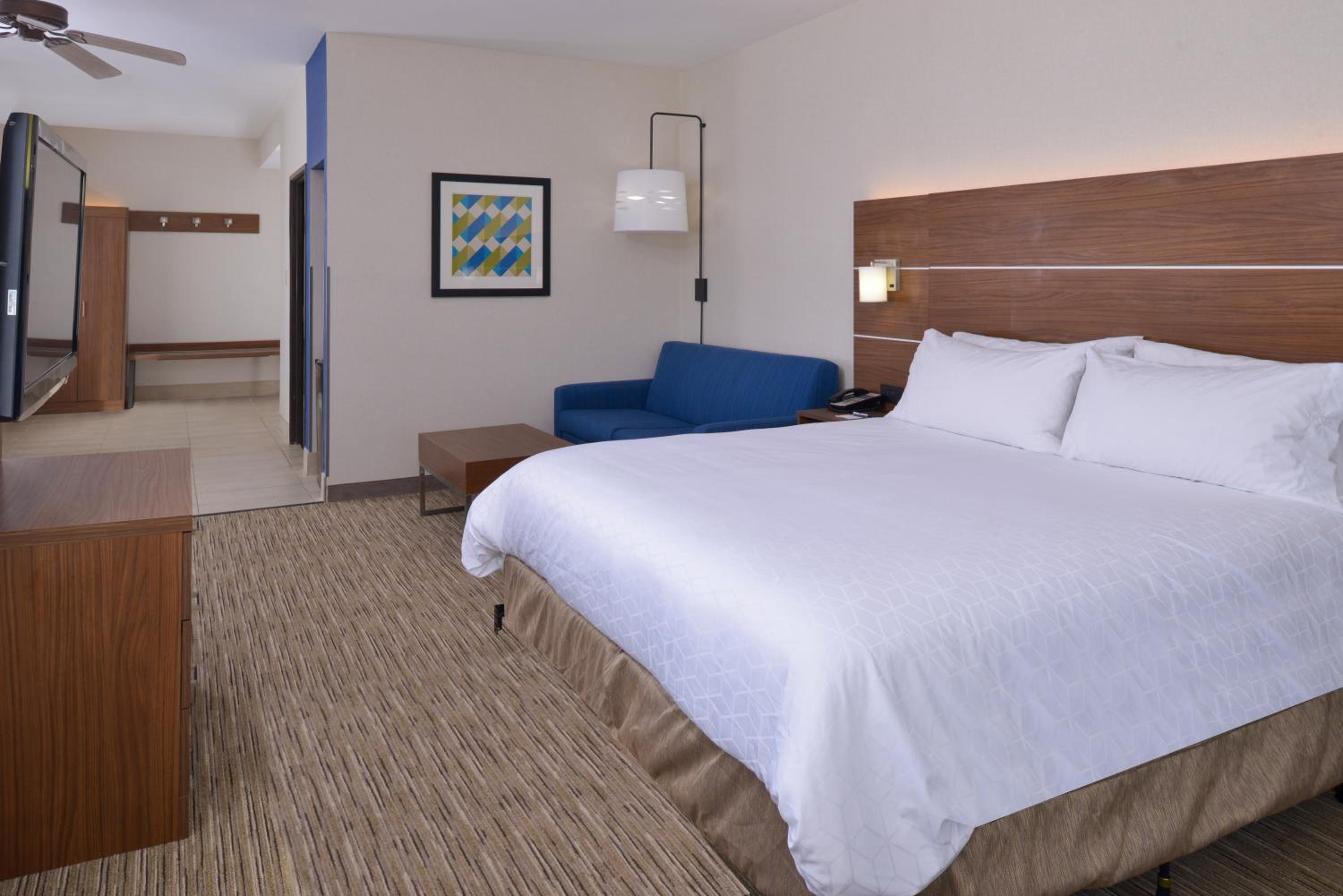 Suite - Hearing Accessible - Non-Smoking photo 3