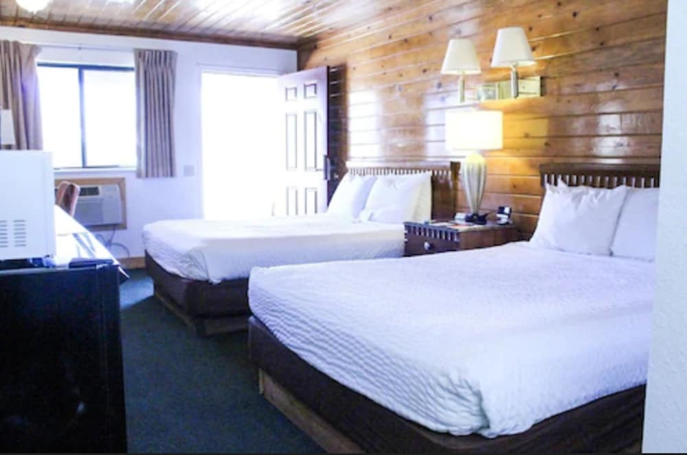 Design Room, 2 Queen Beds photo 1