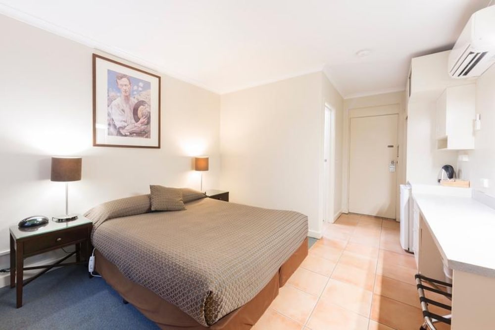 Forrest Double Room Special - Limited Housekeeping