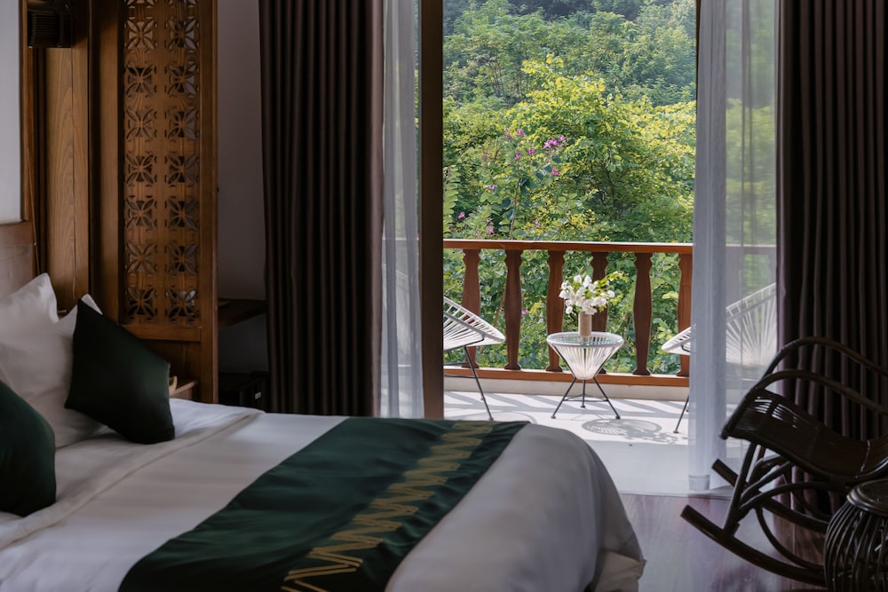 Deluxe Room, Mountain View - Photo 3