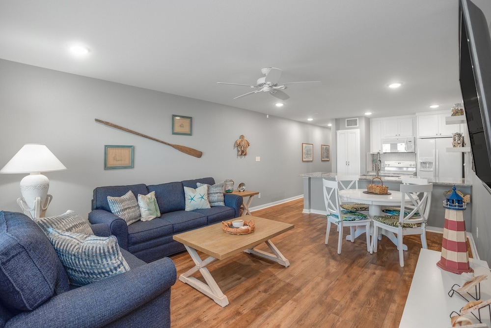 Condo, 1 King Bed with Sofa bed, Patio, Pool View (Sunrise Villas 208) photo 1