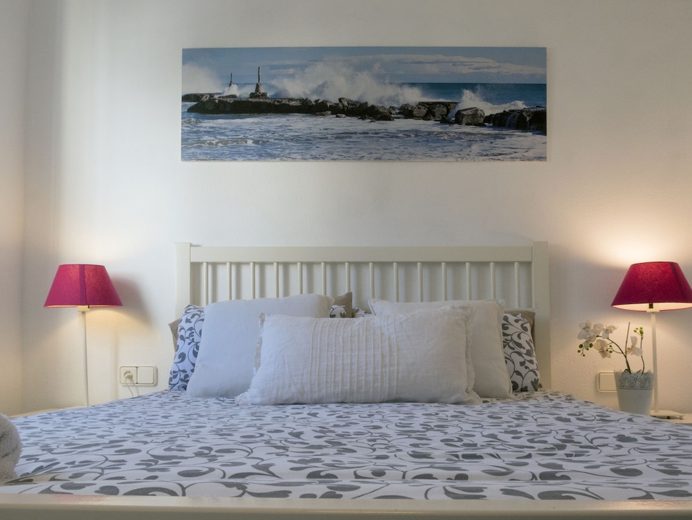 Apartment, 3 Bedrooms, Terrace, Beachfront photo 3