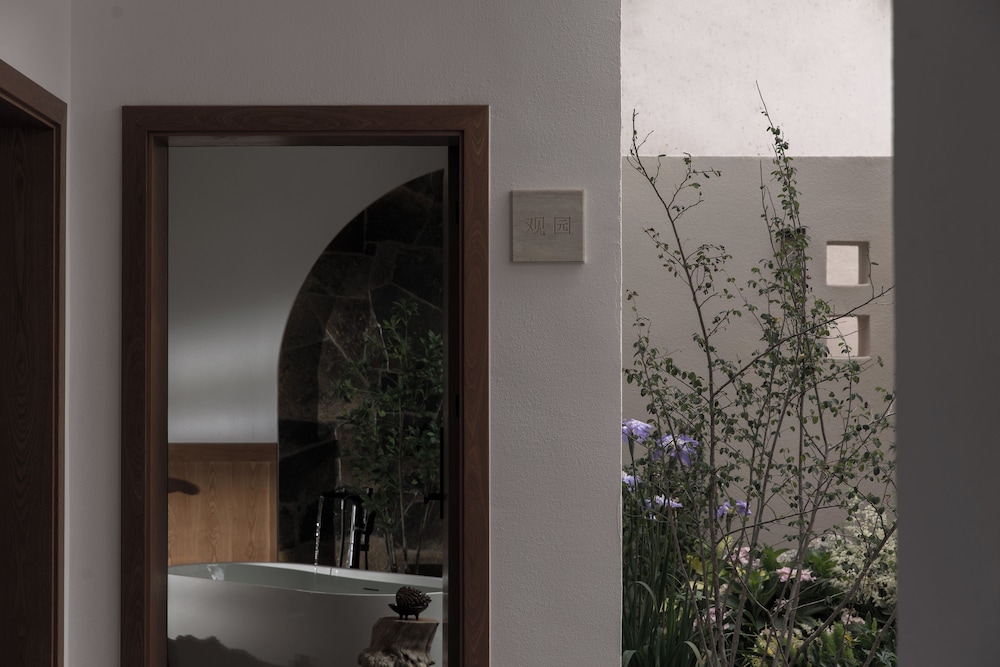 Panoramic Double Room, Courtyard View