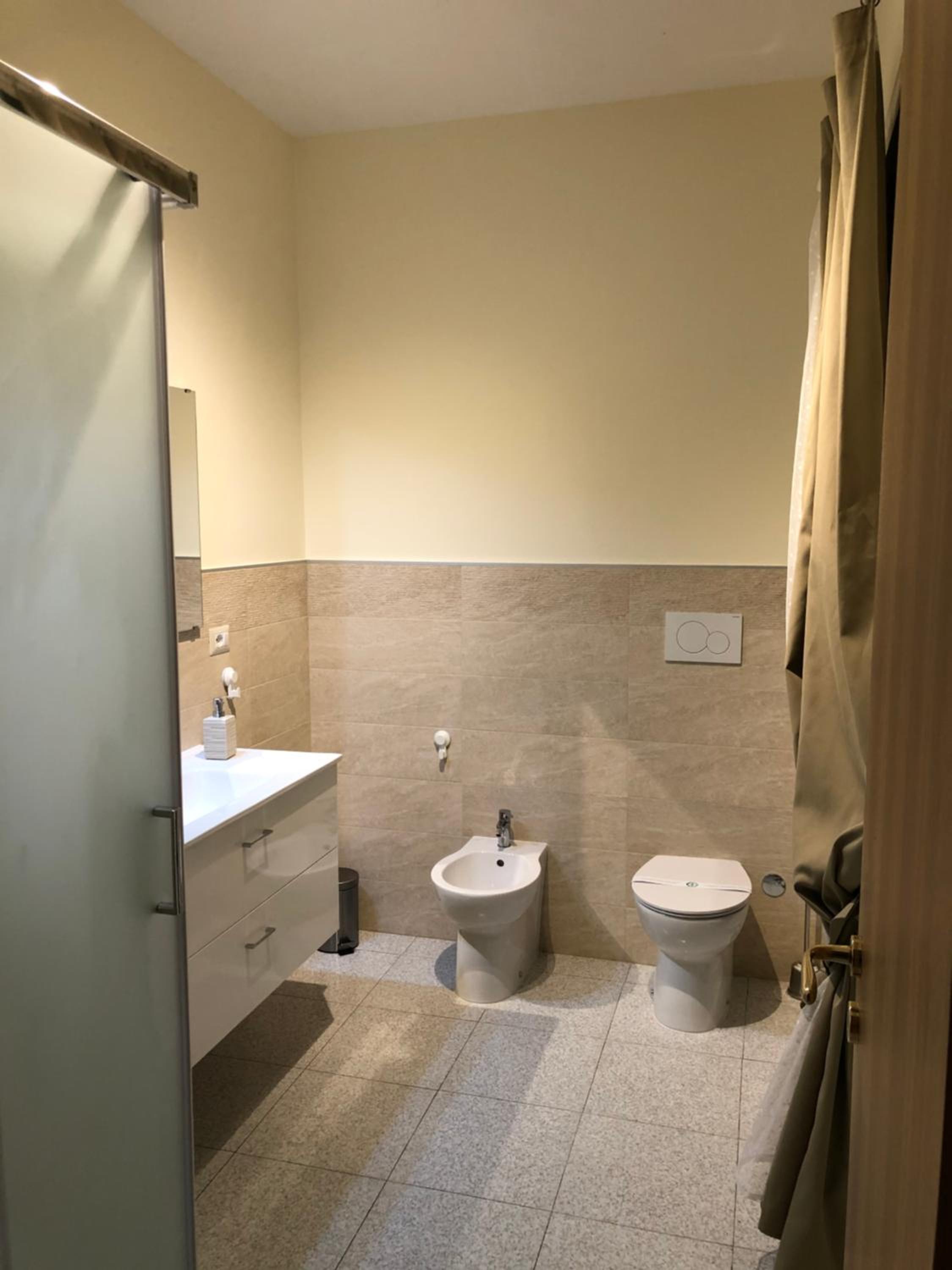 Double Room with Private Bathroom - Photo 8