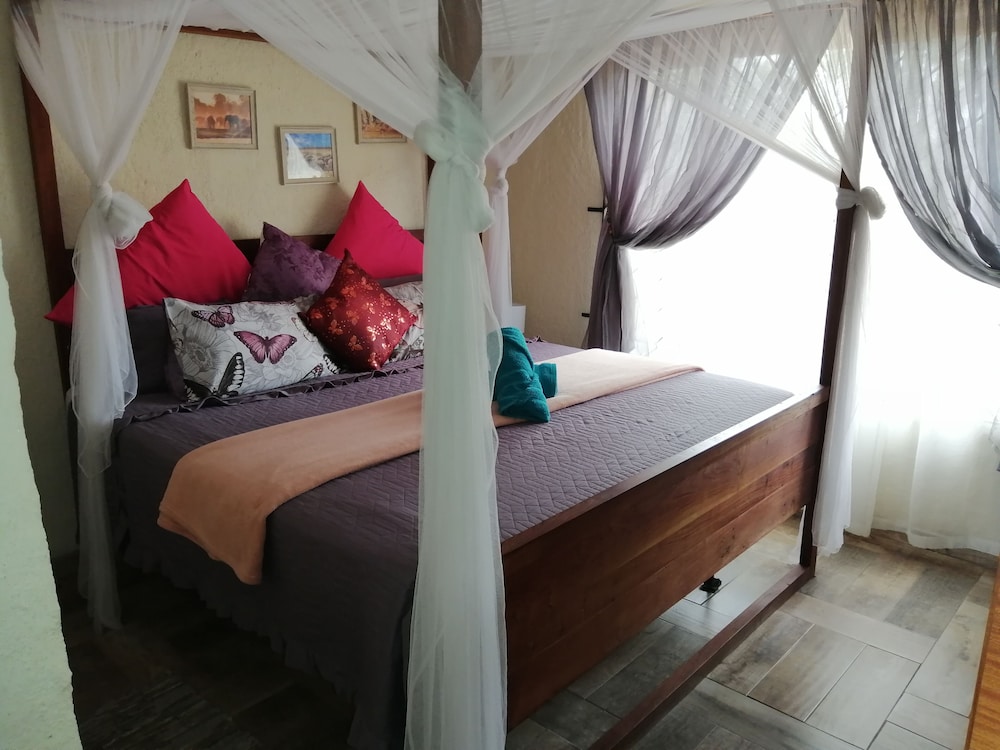 Honeymoon Chalet photo 2