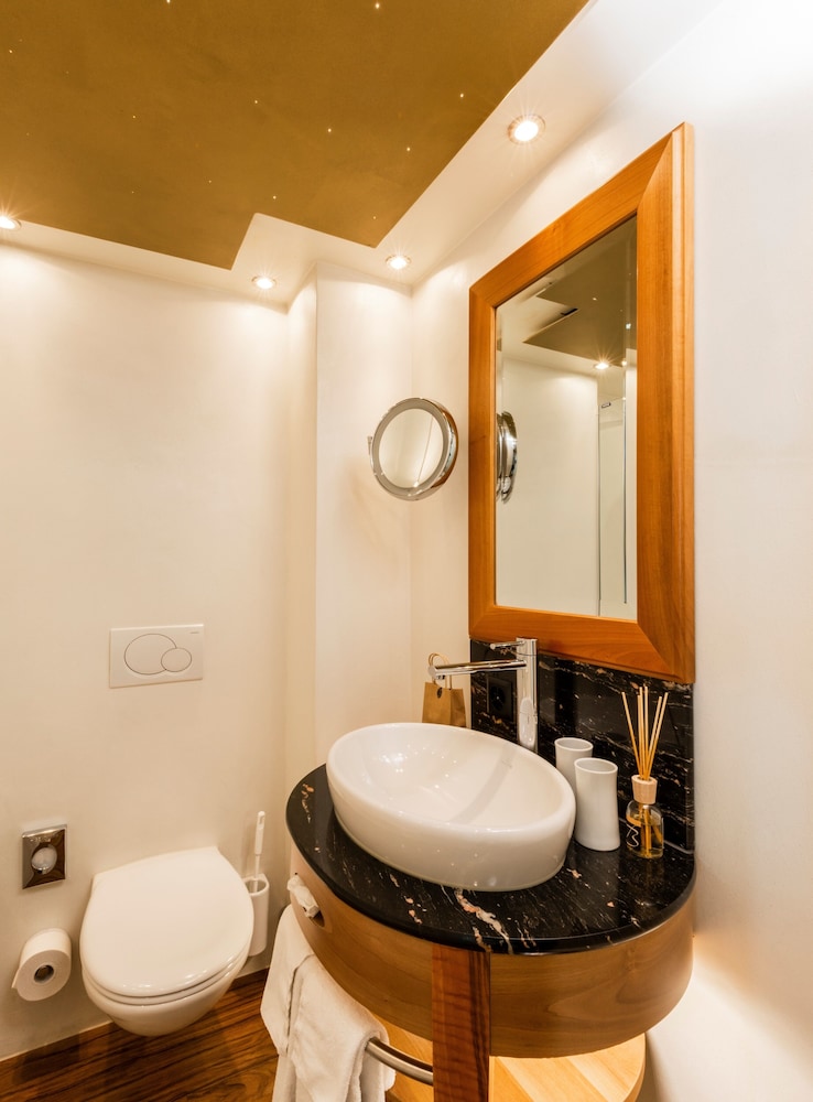 Double or Twin Room, River View - Photo 8