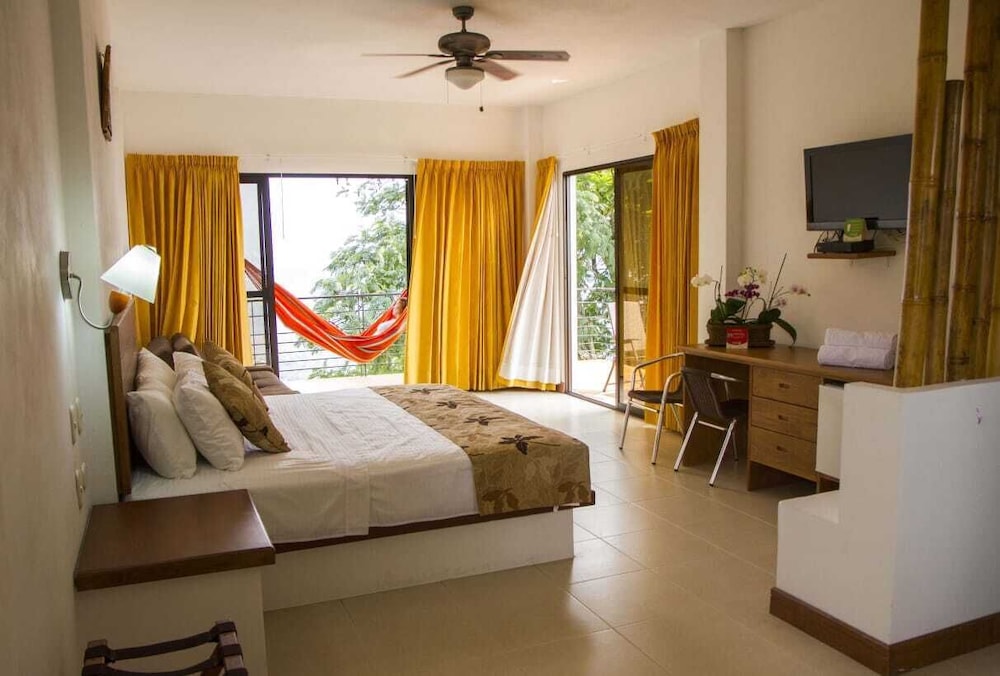 Suite, Balcony, Mountain View