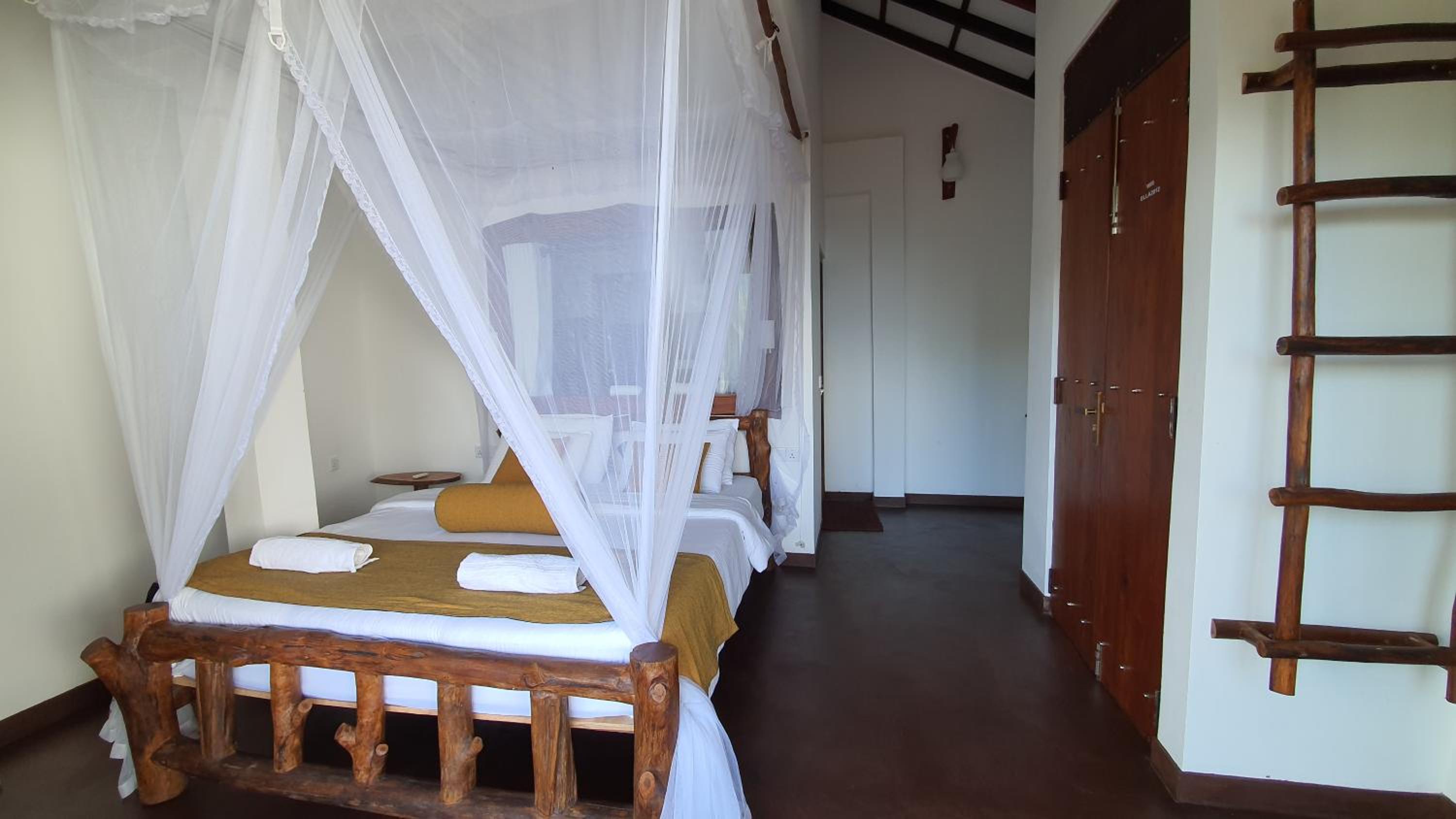 Deluxe Double Room with Balcony photo 3