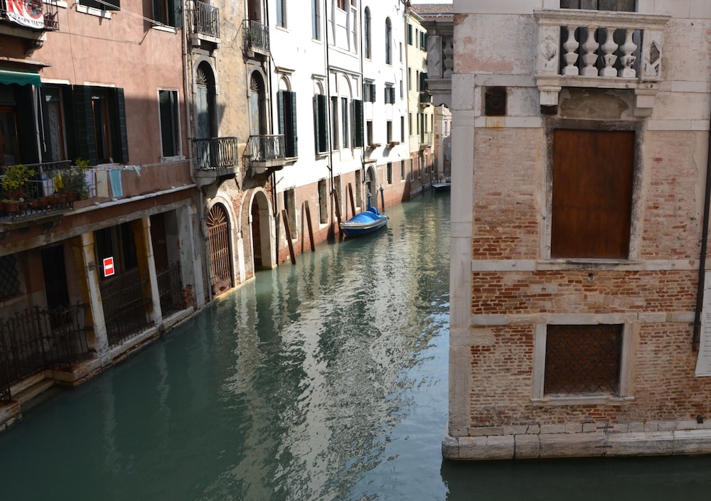 Apartment, 2 Bedrooms, Canal View (Fondamenta Tetta) photo 3